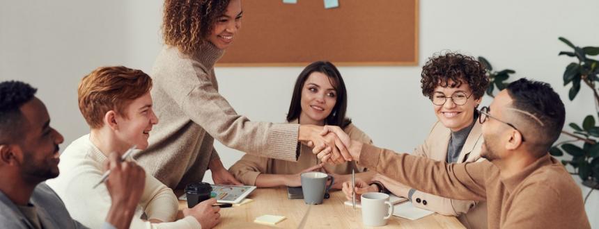 La mujer y los espacios de trabajo: cómo crear ambientes de inclusión e igualdad